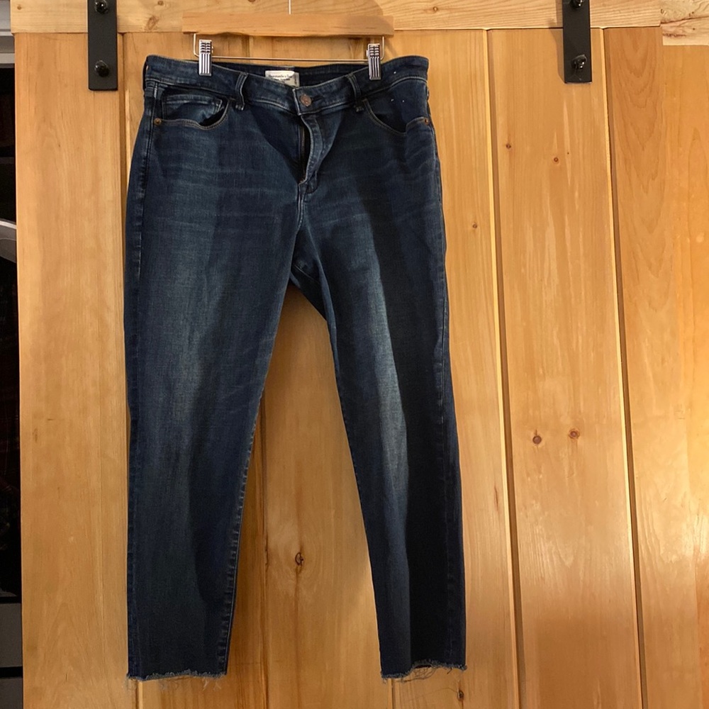 NWOT A&F Jeans 16